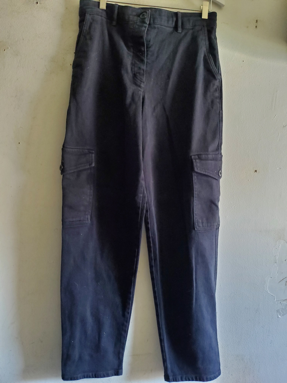 Aritzia  Cargo Pants - Black Size 10.